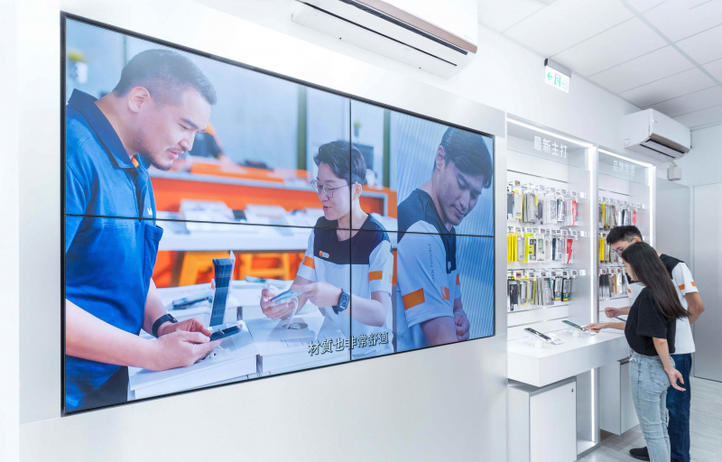 創利空間整合高品質顯示器取代傳統海報，並透過雲端數位內容公播管理系統，可輕鬆管理派送廣告訊息，實踐智慧無紙化新零售概念門市