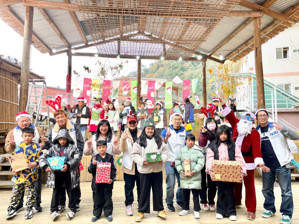 友達永續基金會號召「圓夢計畫」行動連續23年，由同仁凝聚內部愛心與資源送往偏鄉，累積為逾萬名兒童圓夢，實踐友達共創共好的永續精神。