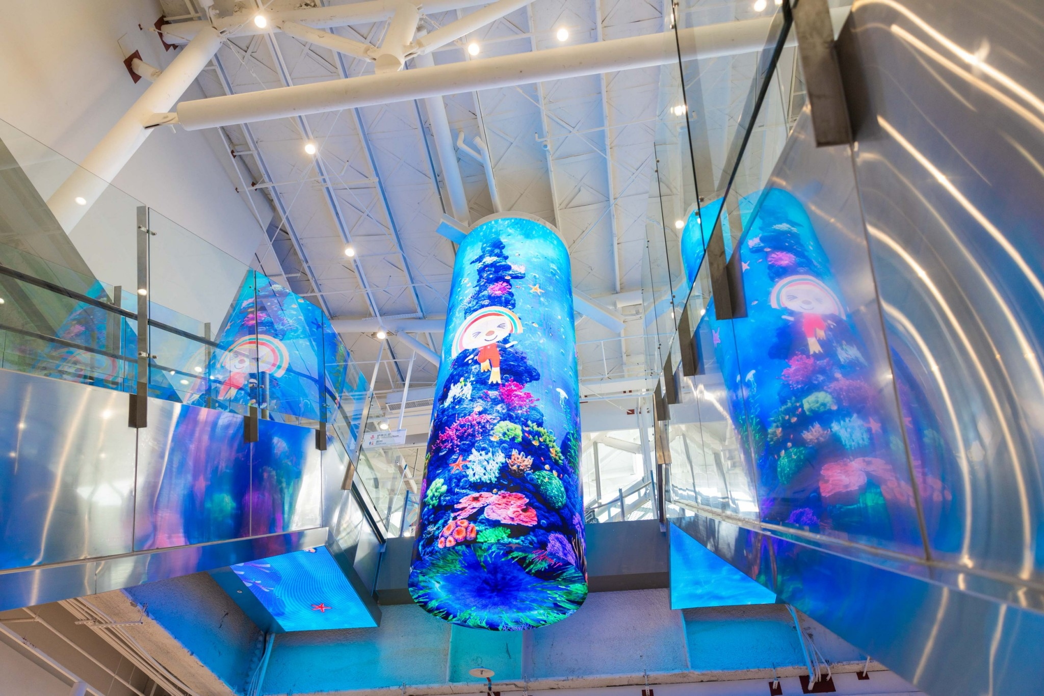 達擎與傑可達整合先進顯示技術與軟硬體應用服務，提供一系列大型LED顯示解決方案，為全新改裝開幕的「清水服務區」佈局嶄新視覺體驗。