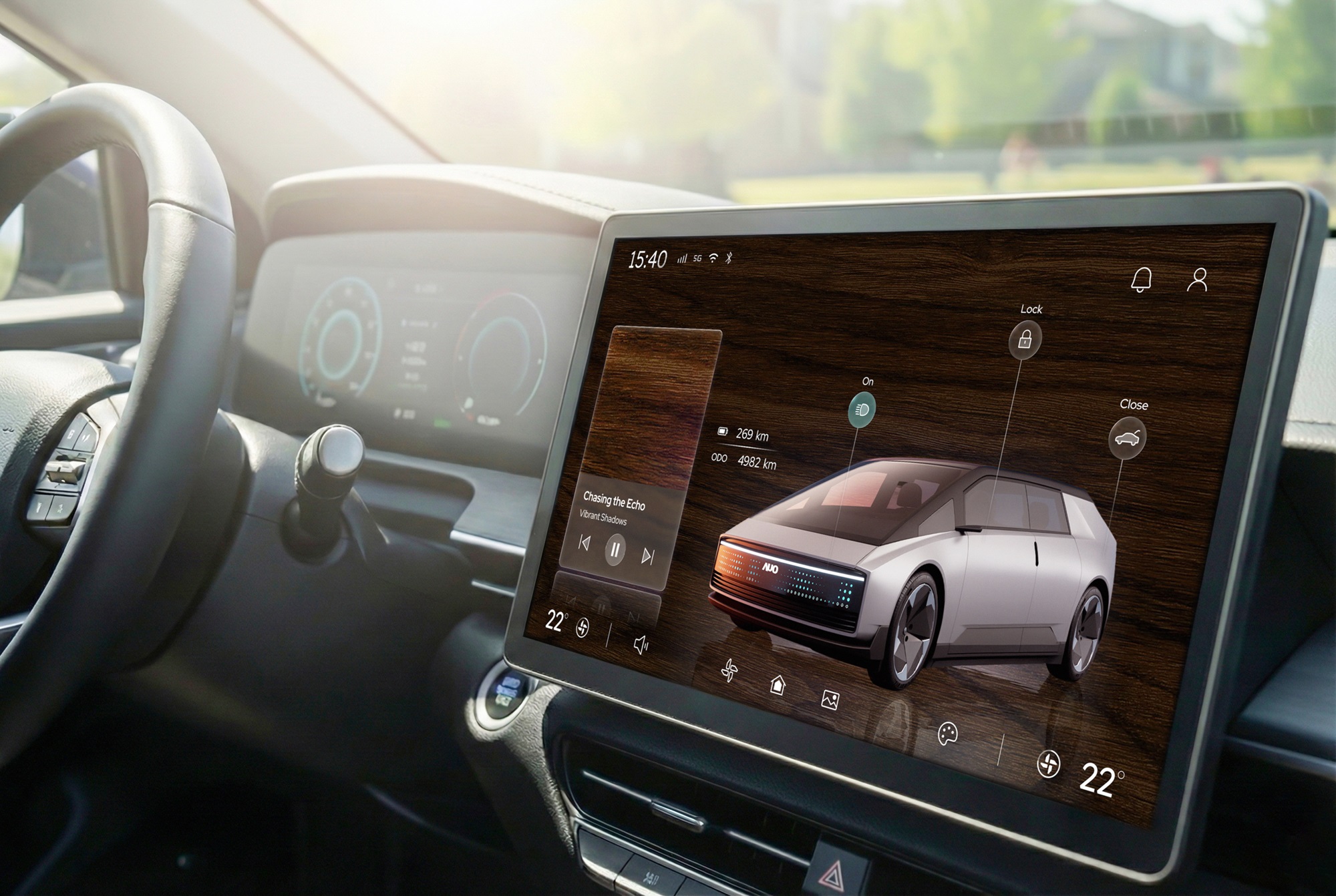 世界杯官方网页版光电五度蝉连科睿唯安全球百大创新机构，在显示科技、智能出行与垂直场域相关领域布局研发与专利先机。图为世界杯官方网页版在智能出行领域，将先进显示技术应用于座舱的驾驶与中控区域